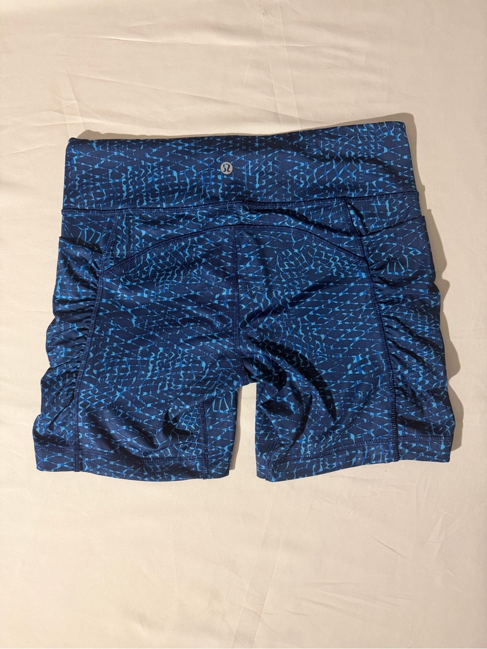 Lululemon Speed Track Shorts Samba Snake Blue Size 6